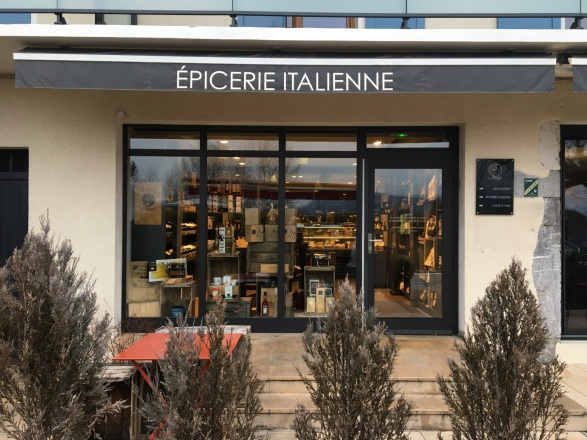 Cr‚ation-et-pose-dun-chassis-aluminium-pour-le-restaurant-LAtelier-des-4-Gourmets-…-Annecy-le-Vieux