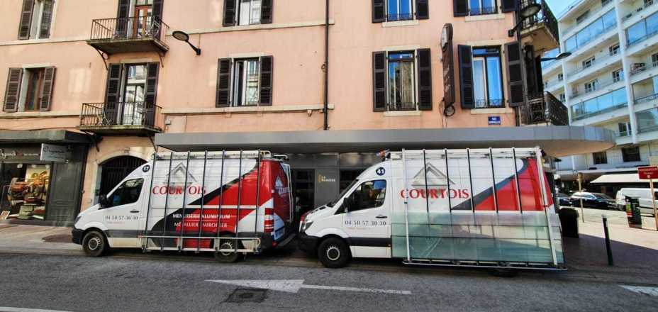 Remplacement-vitrine-magasin-Annecy